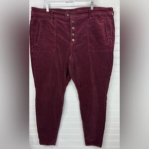 American Eagle womens Maroon Corduroy high rise stretch jegging. Size 22 Regular